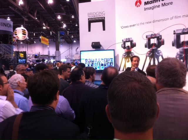 Simon gathers a LARGE crowd of Qualified Leads